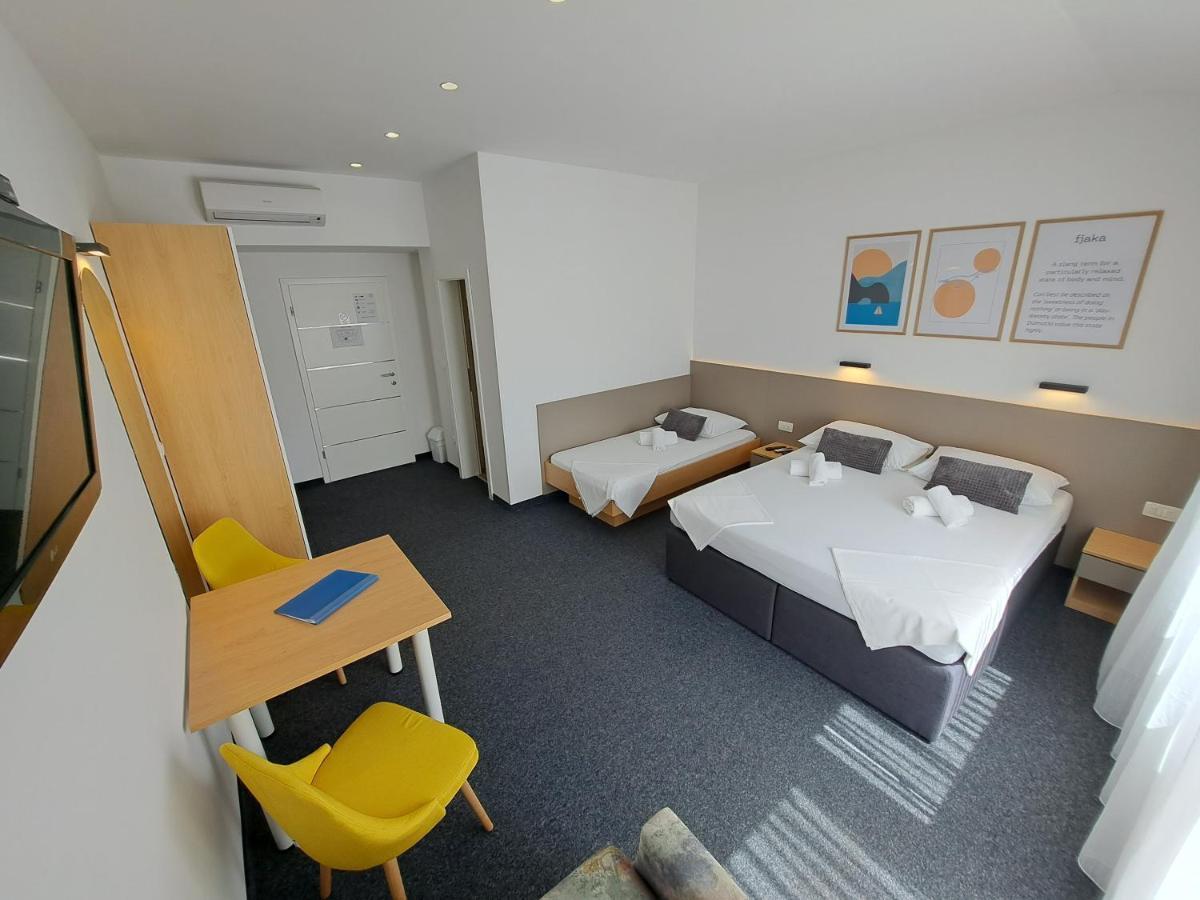 Rooms Zvonimir Stobreč Exterior foto