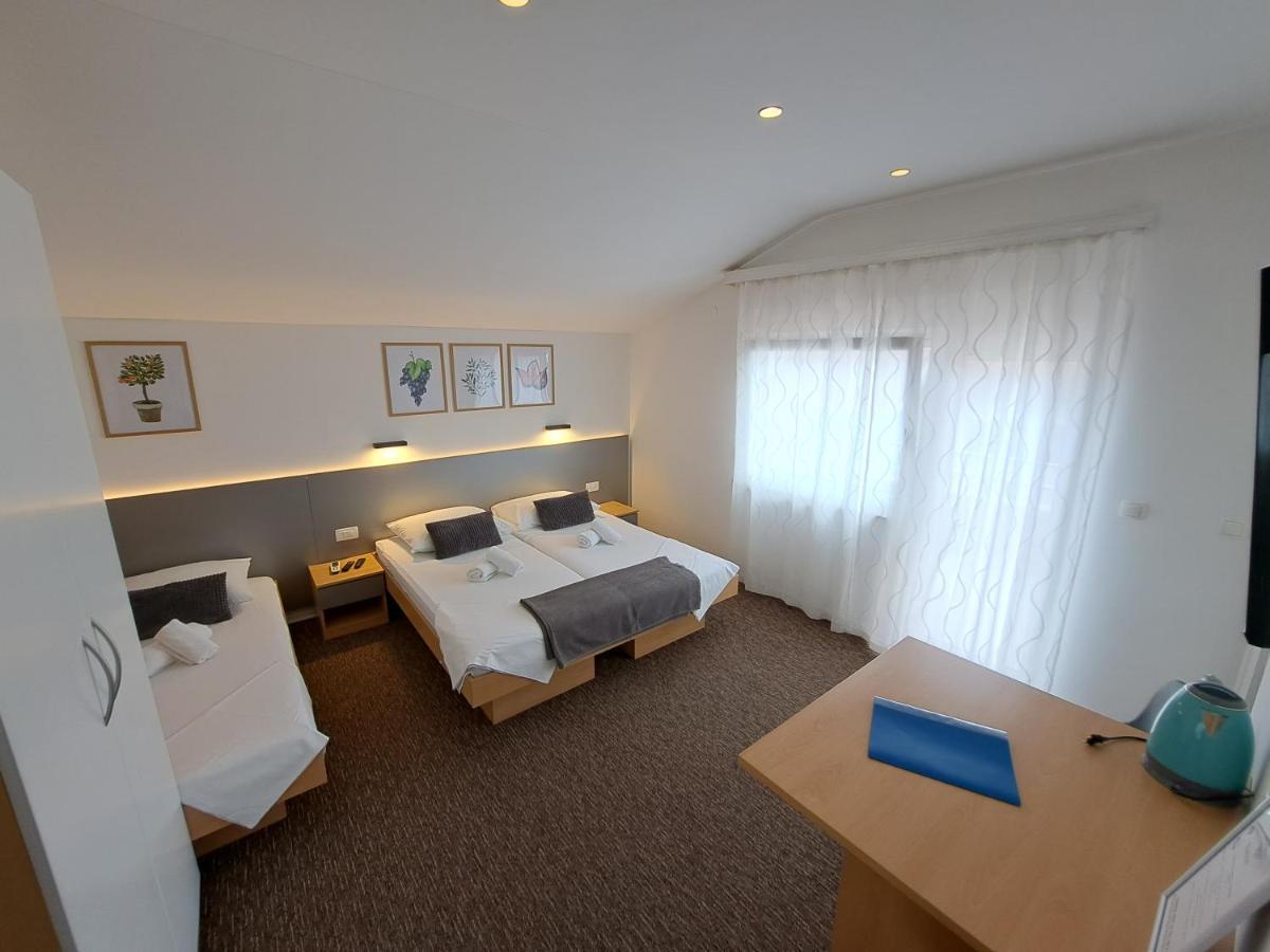Rooms Zvonimir Stobreč Exterior foto